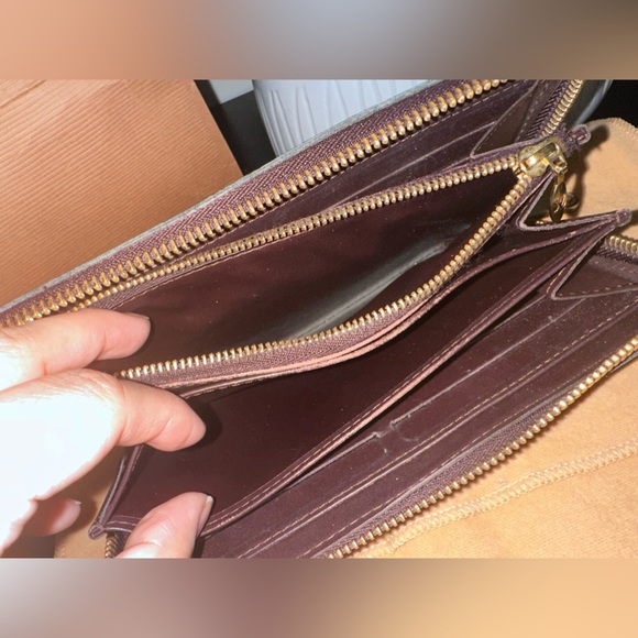 GUC Louis Vuitton monogram Vernis zip around wallet - Picture 10 of 14